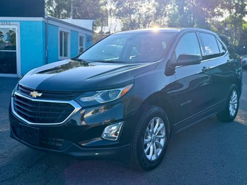 Used 2019 Chevrolet Equinox LT w/ Driver Convenience Package AWD/4WD image 4