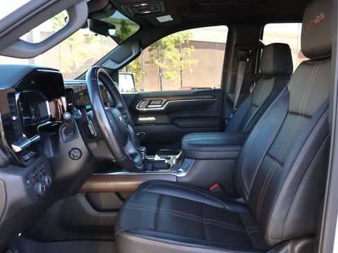 Used 2024 Chevrolet Silverado 1500 High Country image 14