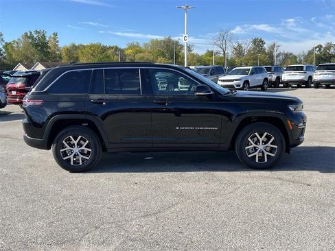 New 2025 Jeep Grand Cherokee Limited image 2