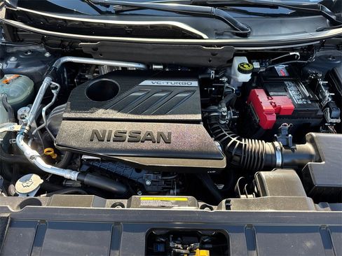 Used 2023 Nissan Rogue S image 8