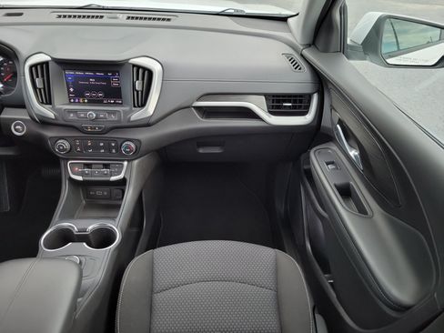 Used 2024 GMC Terrain SLE FWD image 19