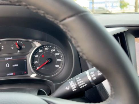 Used 2023 GMC Terrain SLT w/ Tech Package image 24