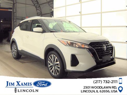 Used 2024 Nissan Kicks SV image 1