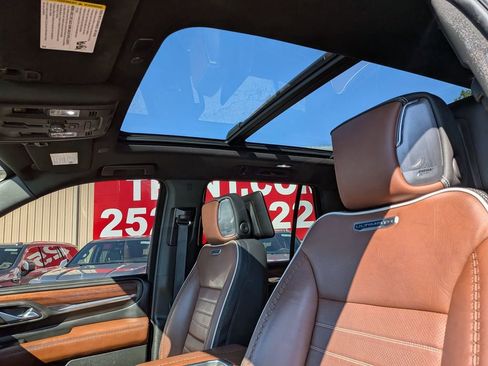 Certified 2024 GMC Yukon Denali Ultimate AWD/4WD image 11