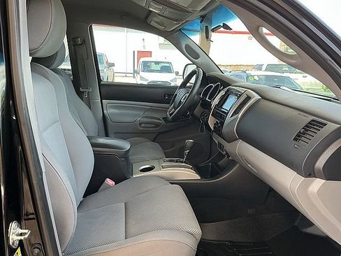 Used 2014 Toyota Tacoma PreRunner w/ TRD Sport Package RWD image 11