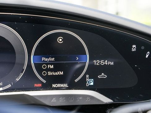 Used 2025 Porsche Taycan RWD image 18