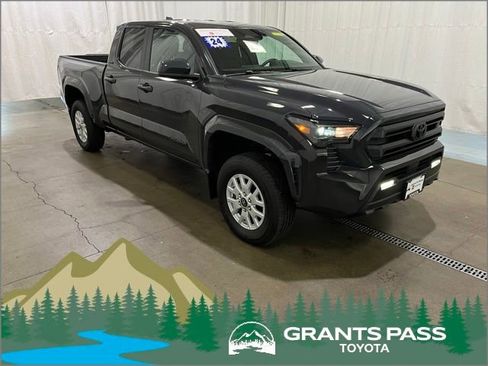 Certified 2024 Toyota Tacoma SR5 AWD/4WD image 1