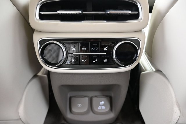 Used 2023 Genesis GV80 3.5T w/ Prestige Package AWD/4WD image 17