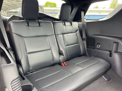 Used 2025 Ford Explorer ST AWD/4WD image 34