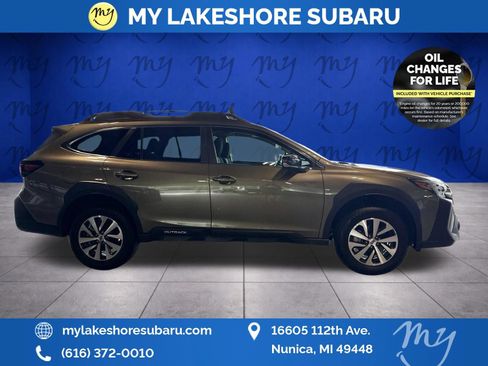 Certified 2025 Subaru Outback Premium AWD/4WD image 12
