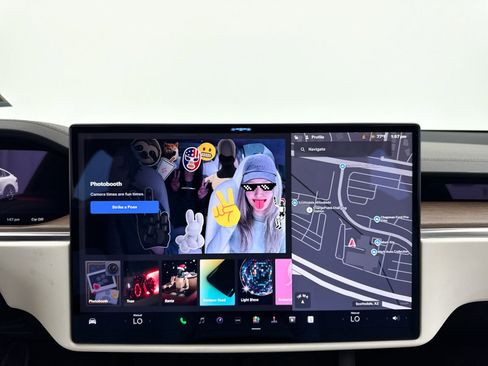 Used 2022 Tesla Model X image 26