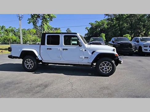 New 2026 Jeep Gladiator Sport AWD/4WD image 36