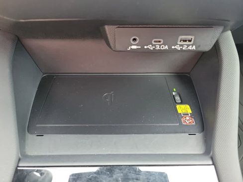 Used 2025 Subaru Forester Premium image 19