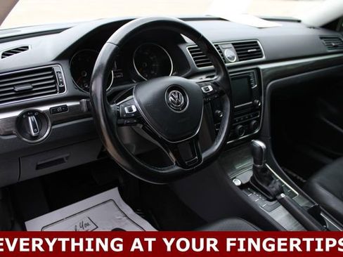 Used 2017 Volkswagen Passat 1.8T SE FWD image 2