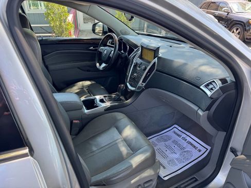 Used 2011 Cadillac SRX Luxury FWD image 16
