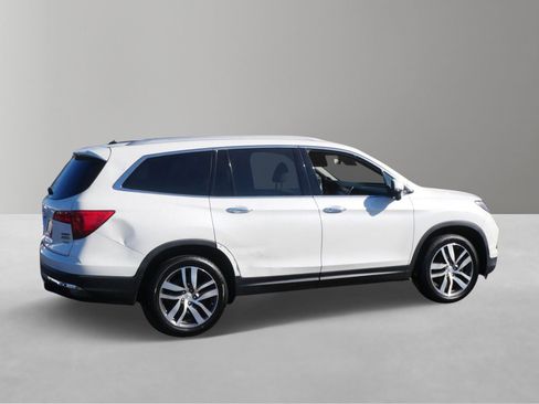 Used 2017 Honda Pilot Touring image 4