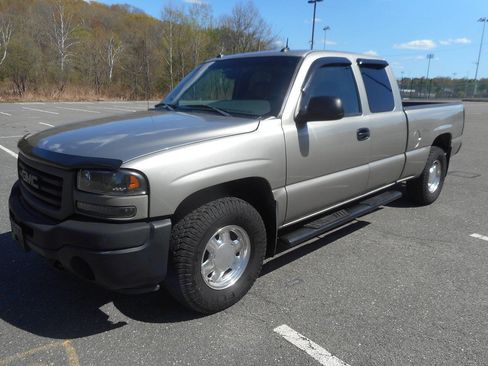 Used 2003 GMC Sierra 1500 SLT w/ SLT Preferred Equipment Group AWD/4WD image 14