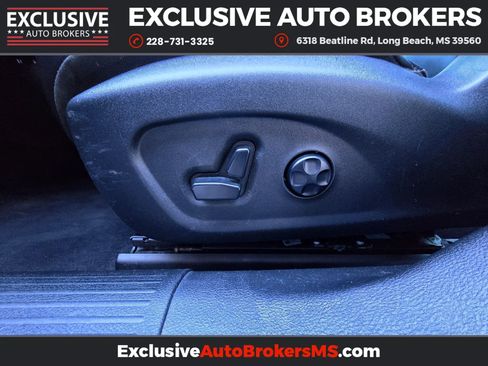 Used 2015 Chrysler 200 S w/ Comfort Group image 30