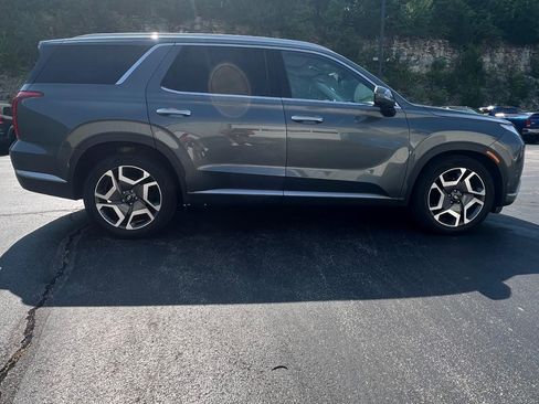 Used 2024 Hyundai Palisade SEL w/ Premium Package AWD/4WD image 3