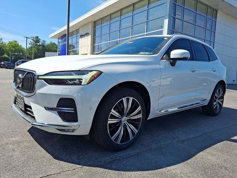 Certified 2023 Volvo XC60 B5 Ultimate w/ Climate Package AWD/4WD image 3