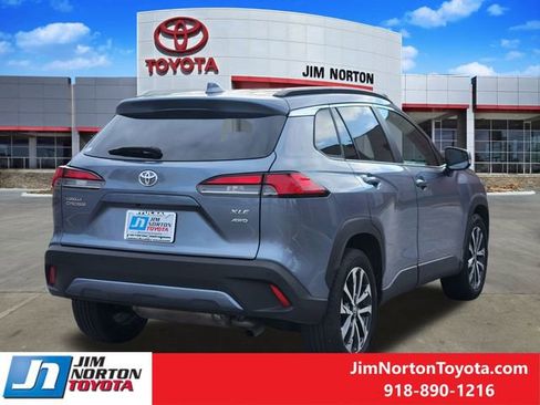 Used 2023 Toyota Corolla Cross XLE image 6