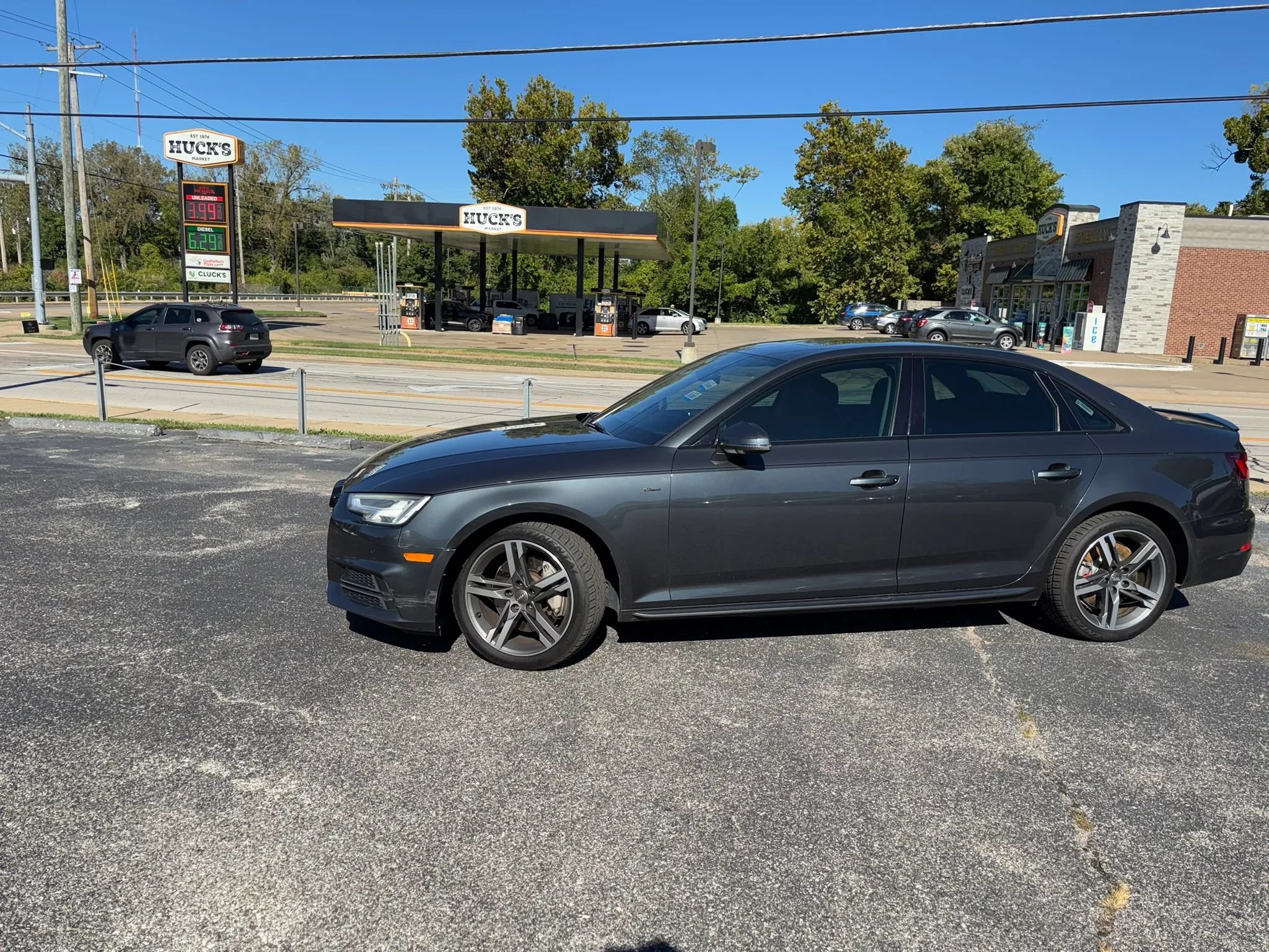 Used 2018 Audi A4 2.0T Premium Plus w/ Premium Plus Package AWD/4WD image 3