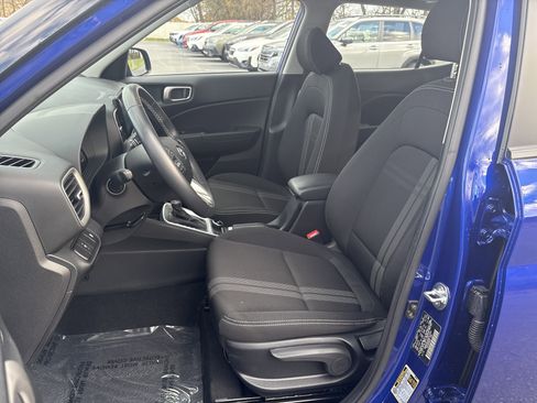 Used 2024 Hyundai Venue SEL image 15