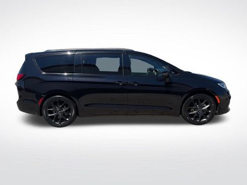 Used 2025 Chrysler Pacifica Limited FWD image 10
