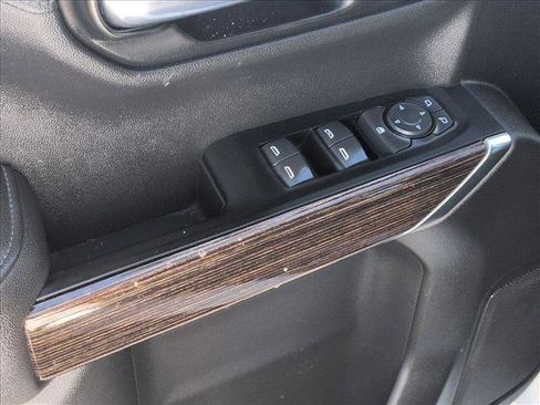 Used 2021 GMC Sierra 1500 SLE image 10