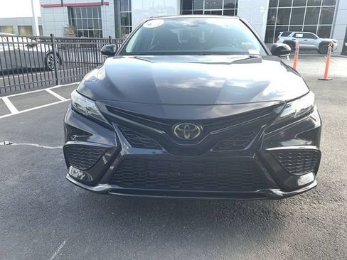 Used 2024 Toyota Camry SE FWD image 3