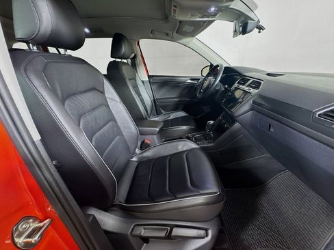 Used 2018 Volkswagen Tiguan SEL Premium AWD/4WD image 29