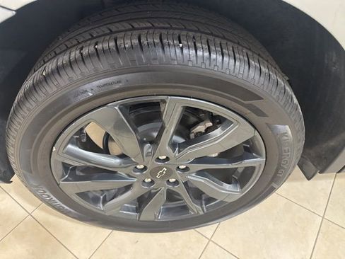 Used 2024 Chevrolet Equinox RS w/ RS Leather Package image 27