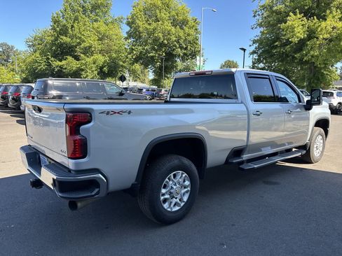 Used 2022 Chevrolet Silverado 3500 LTZ AWD/4WD image 5