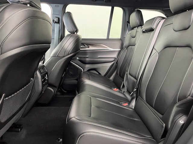 Used 2026 Jeep Grand Cherokee Limited w/ Limited Altitude Package AWD/4WD image 40
