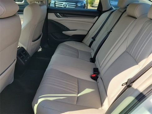 Used 2021 Honda Accord Touring image 11