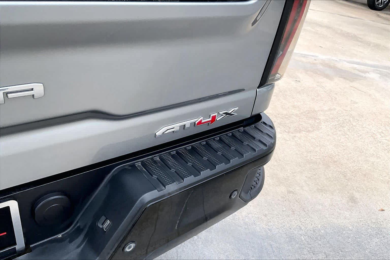 Used 2024 GMC Sierra 2500 AT4X AWD/4WD image 10