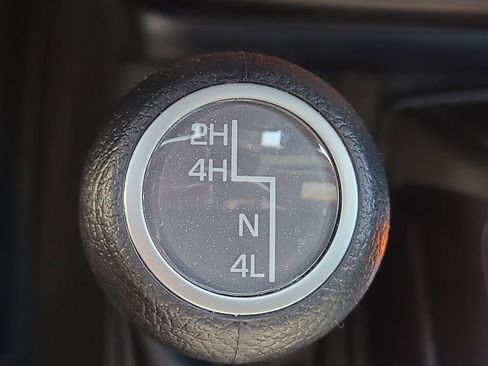 Used 2025 Jeep Gladiator Mojave AWD/4WD image 29