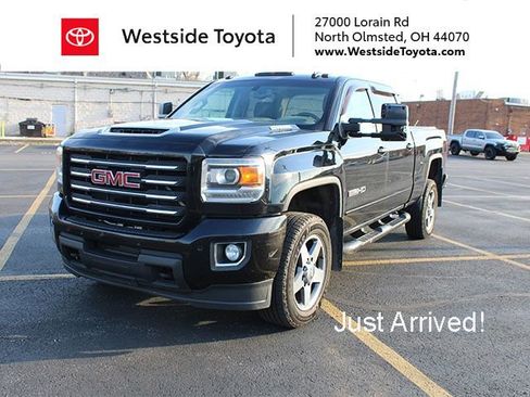 Used 2018 GMC Sierra 2500 SLT w/ All Terrain HD Package image 1