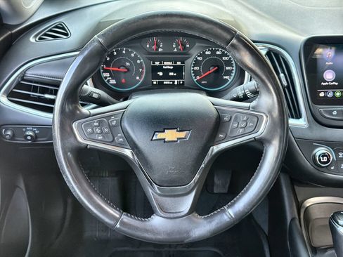 Used 2020 Chevrolet Malibu LT w/ Leather Package FWD image 14