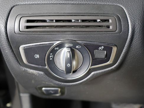 Used 2021 Mercedes-Benz GLC 300 4MATIC w/ Multimedia Package image 39