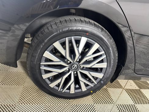 Used 2025 Nissan Altima 2.5 SV FWD image 31