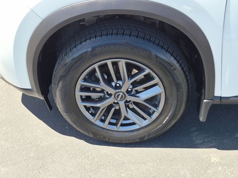 Used 2023 Nissan Rogue S AWD/4WD image 17