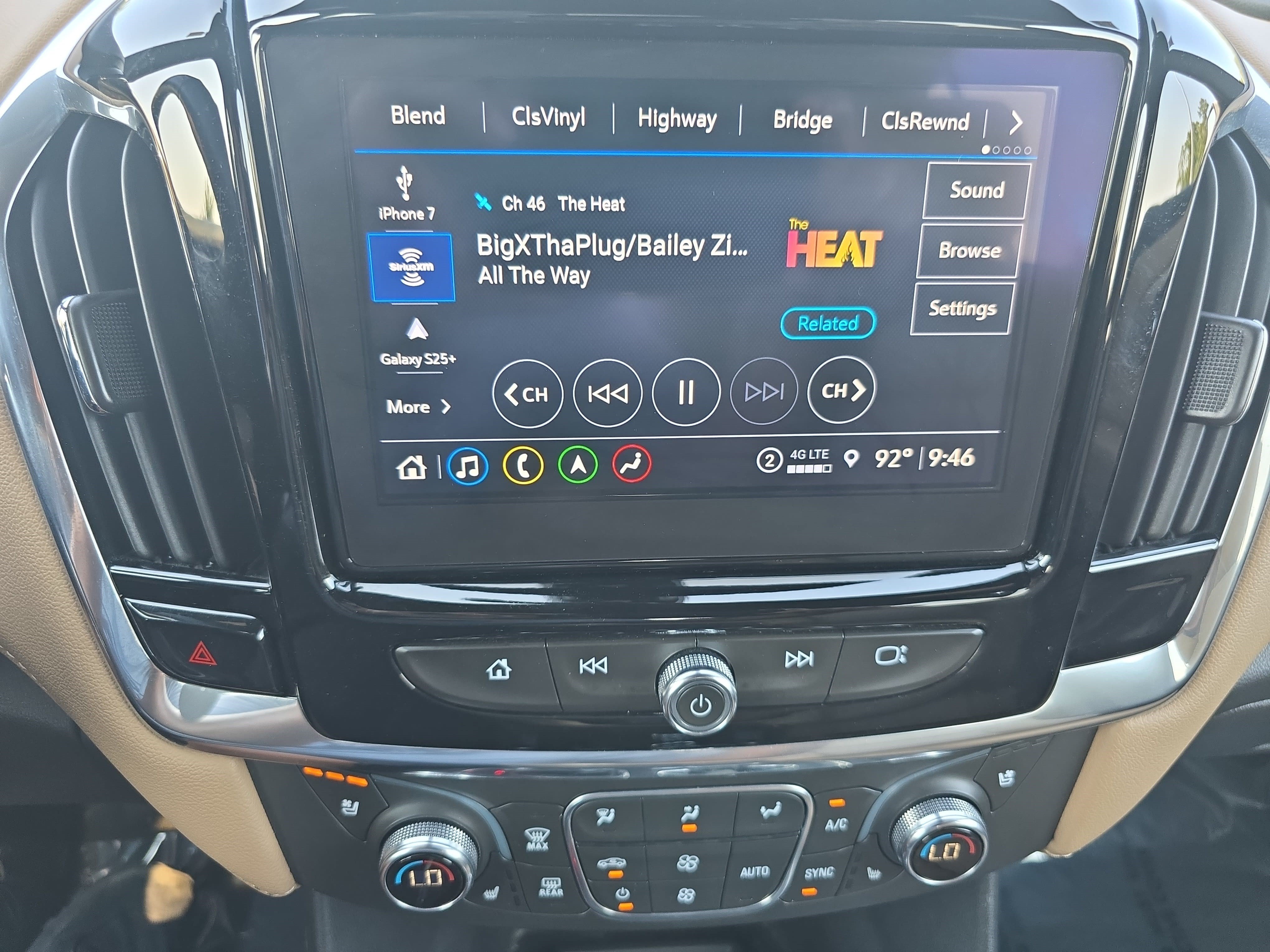 Used 2022 Chevrolet Traverse Premier AWD/4WD image 24