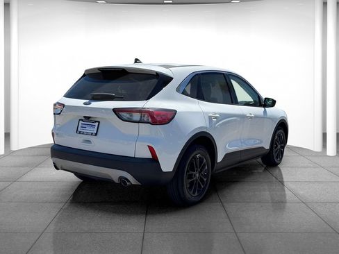 Used 2022 Ford Escape SE FWD image 5