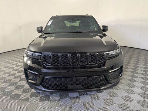 New 2025 Jeep Grand Cherokee Limited w/ Black Appearance Package image 2