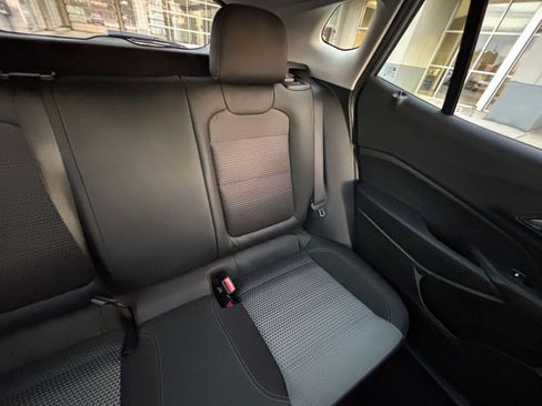 Used 2025 Chevrolet Trax LT image 37