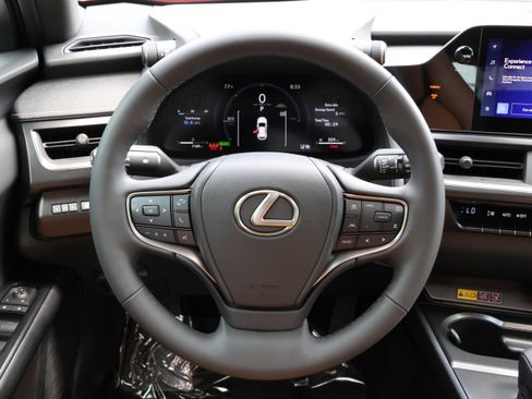 Used 2025 Lexus UX 300h FWD image 16
