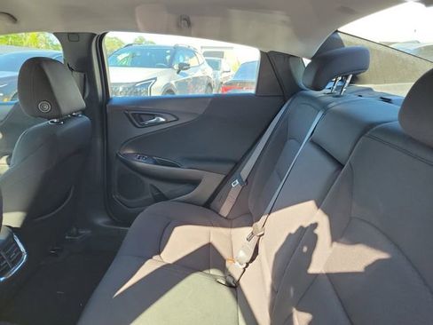 Used 2021 Chevrolet Malibu LT FWD image 28
