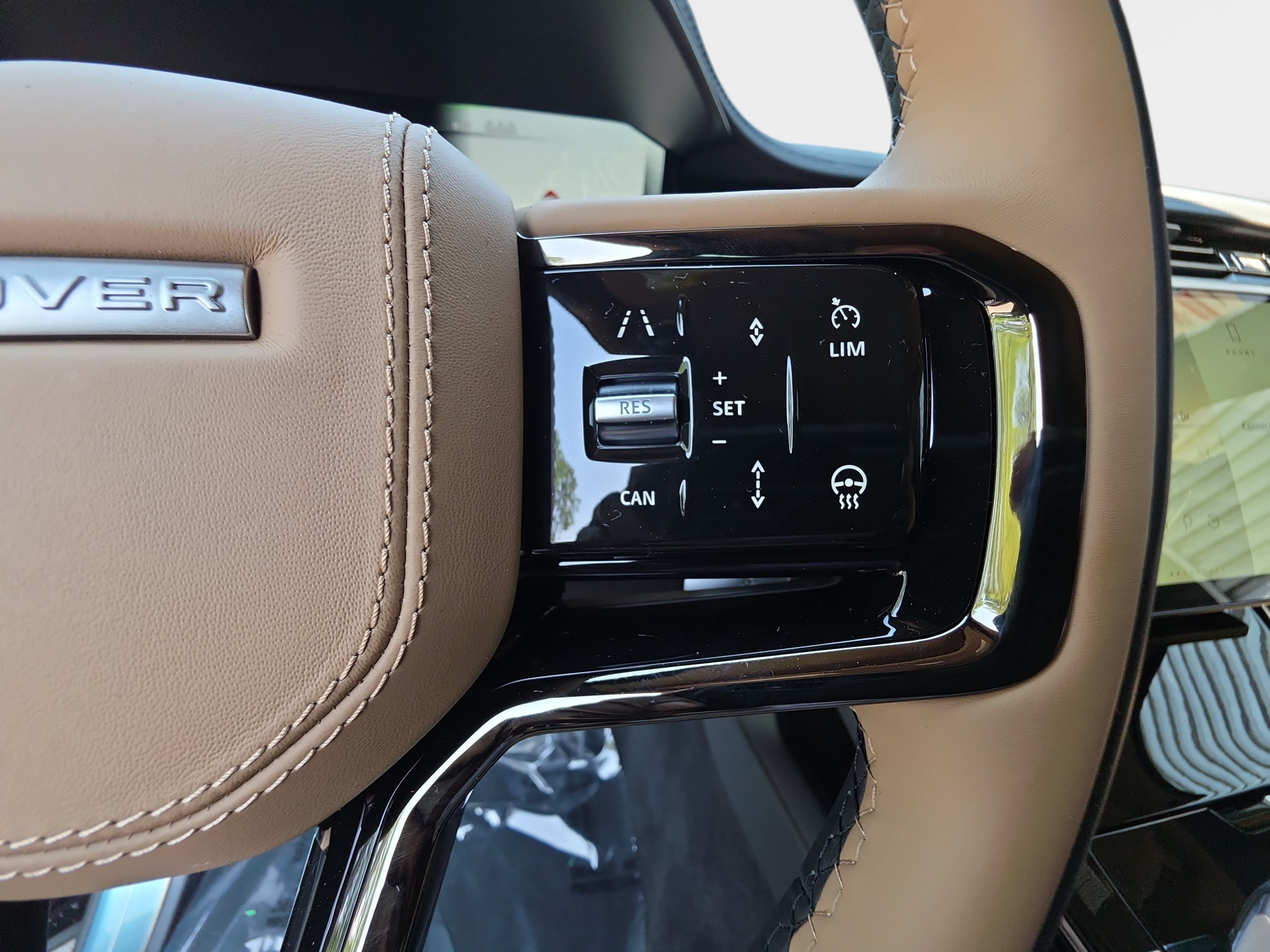 New 2026 Land Rover Range Rover Sport Dynamic SE AWD/4WD image 18