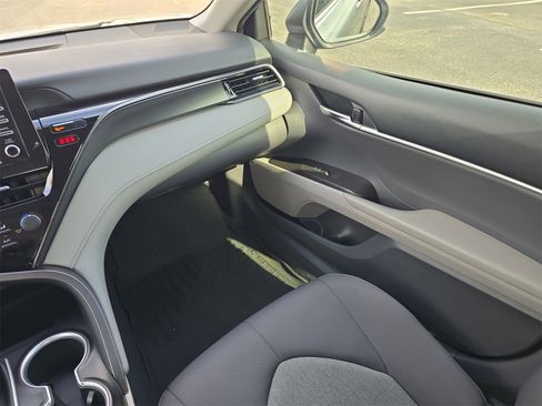 Used 2021 Toyota Camry LE image 12